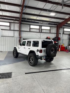 Photo 5 of 16 of 2019 Jeep Wrangler Unlimited Rubicon